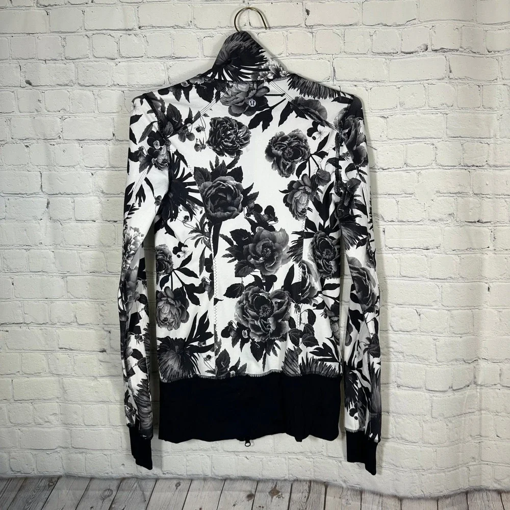 Lululemon Nice Asana Jacket Brisk Bloom Black White Floral Full Zip Activewear 6